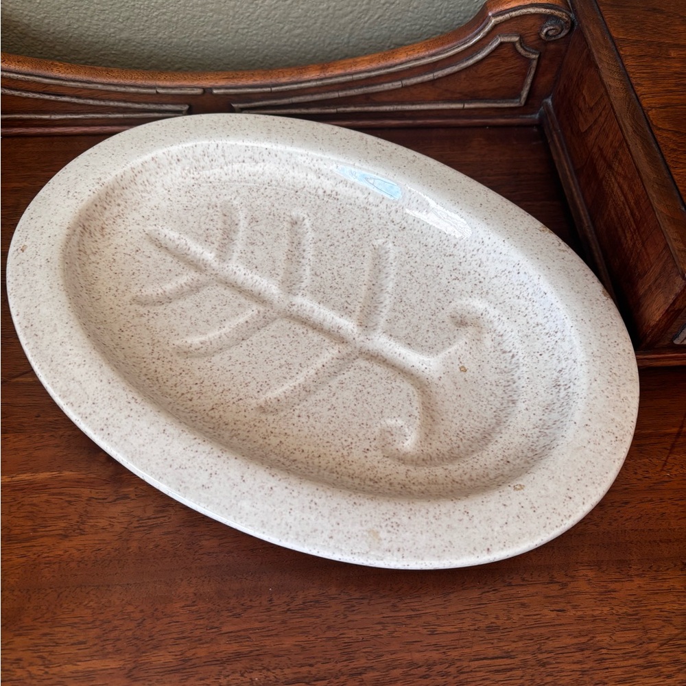 Vintage Red Wing USA Speckled Cream Leaf Design Platter